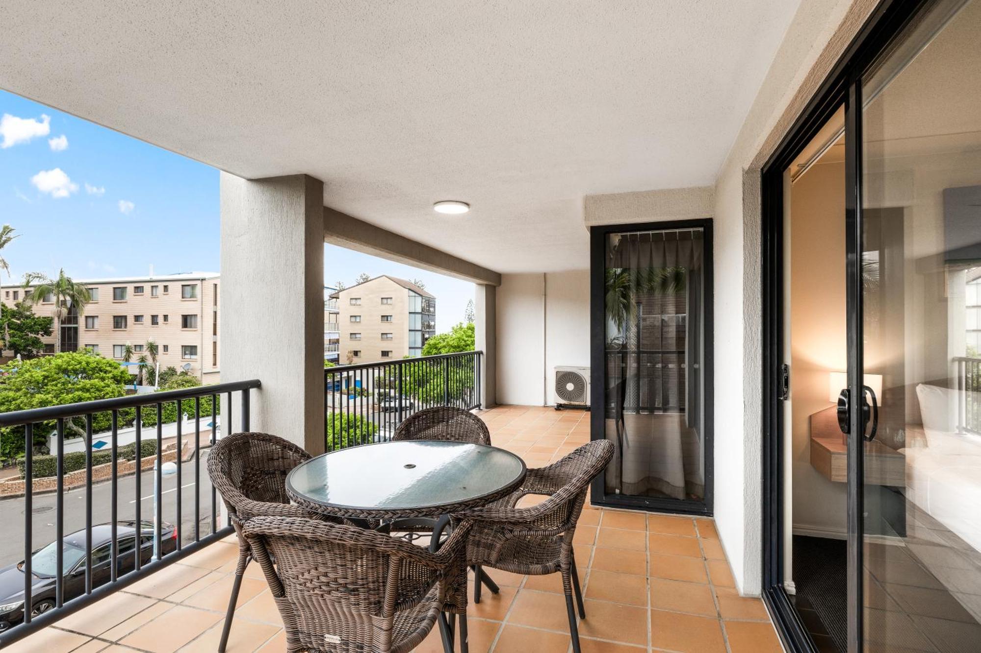 Belaire Place Motel Apartments Caloundra Dış mekan fotoğraf