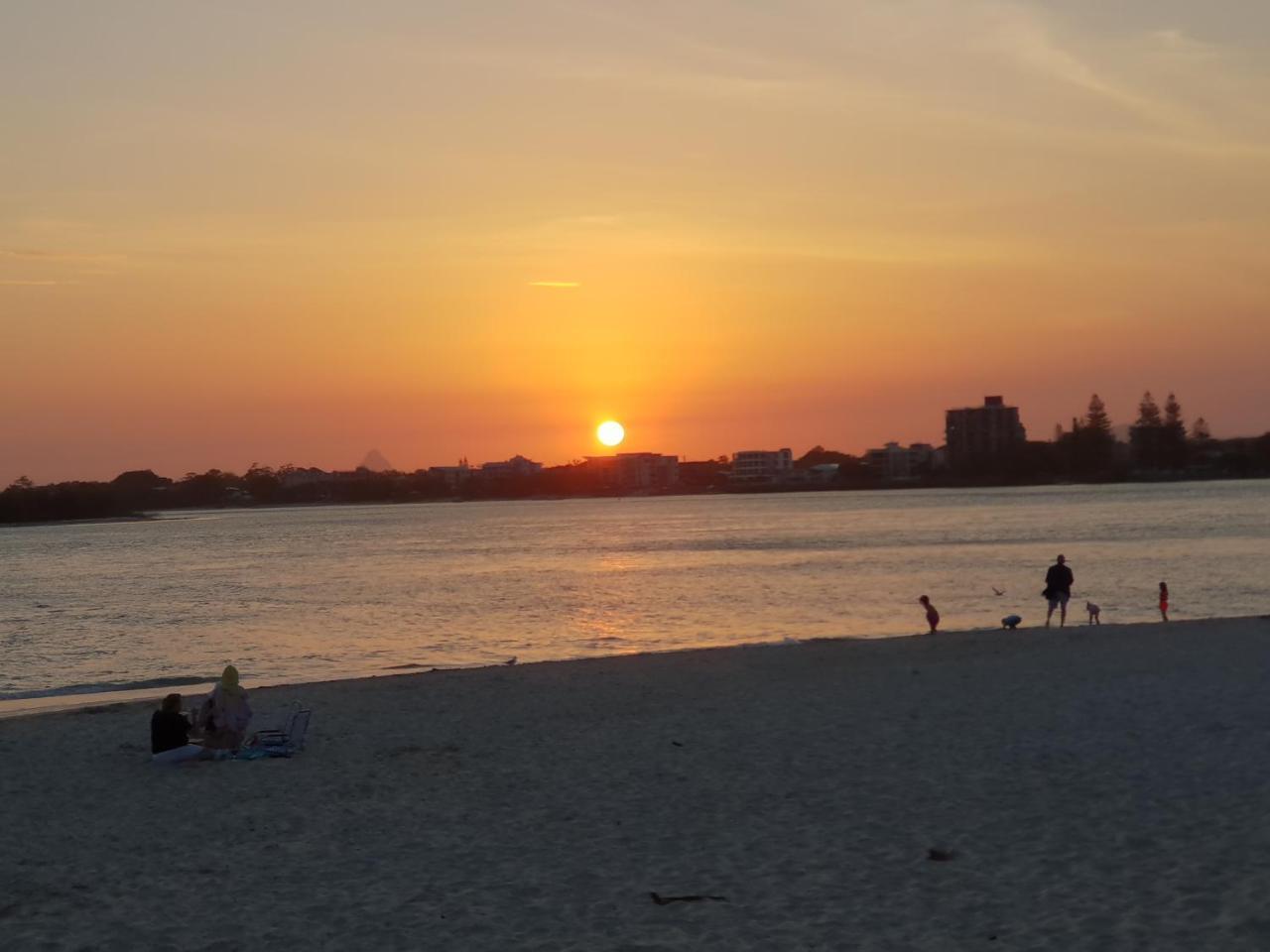 Belaire Place Motel Apartments Caloundra Dış mekan fotoğraf