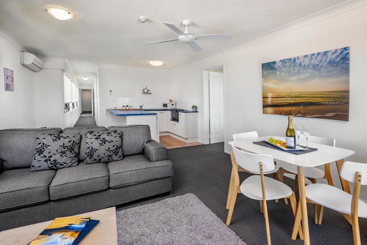 Belaire Place Motel Apartments Caloundra Dış mekan fotoğraf
